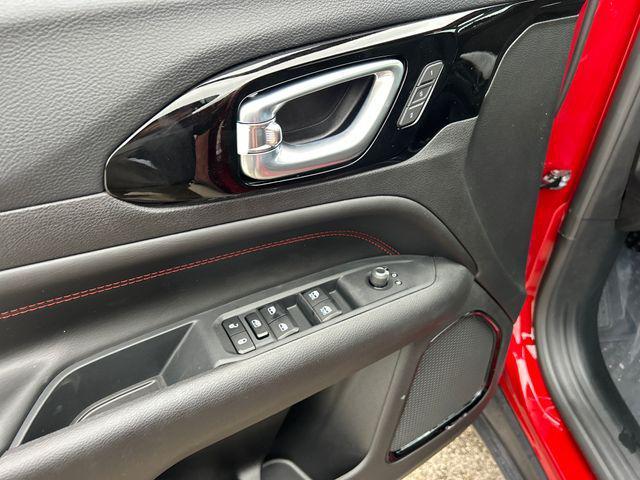 Photo of 2025 Red Hot Pearlcoat Jeep Compass