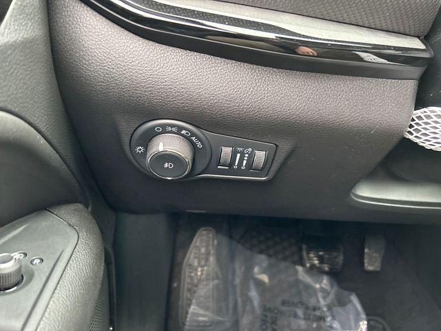 Photo of 2025 Red Hot Pearlcoat Jeep Compass