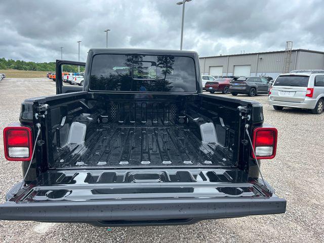 Photo of 2025 Black Clearcoat Jeep Gladiator