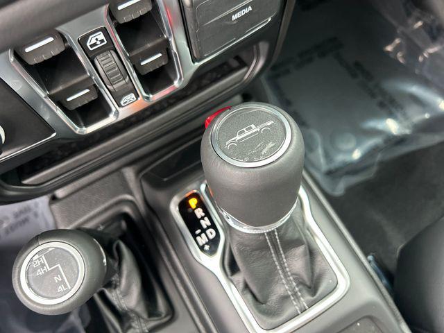 Photo of 2025 Black Clearcoat Jeep Gladiator