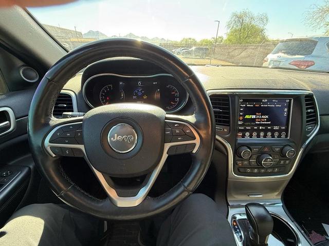Photo of 2018 Velvet Red Pearlcoat Jeep Grand Cherokee