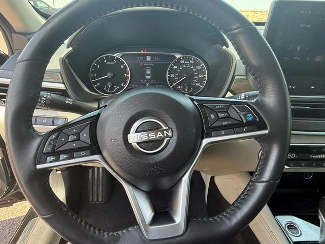 Photo of 2023 Super Black Nissan Altima