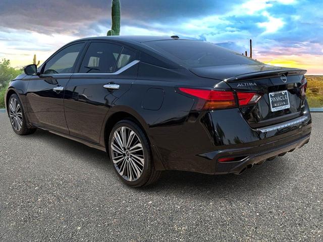 Photo of 2023 Super Black Nissan Altima