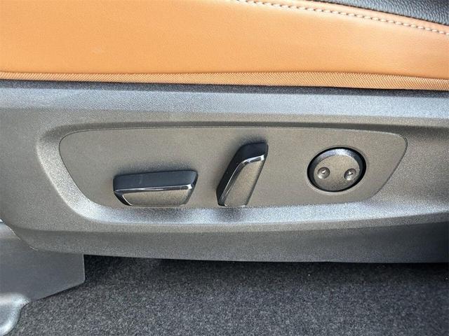Photo of 2025 XEX 2T Gray Black Nissan Pathfinder