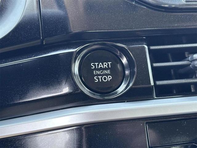 Photo of 2025 XEX 2T Gray Black Nissan Pathfinder