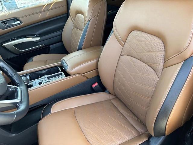Photo of 2025 XEX 2T Gray Black Nissan Pathfinder