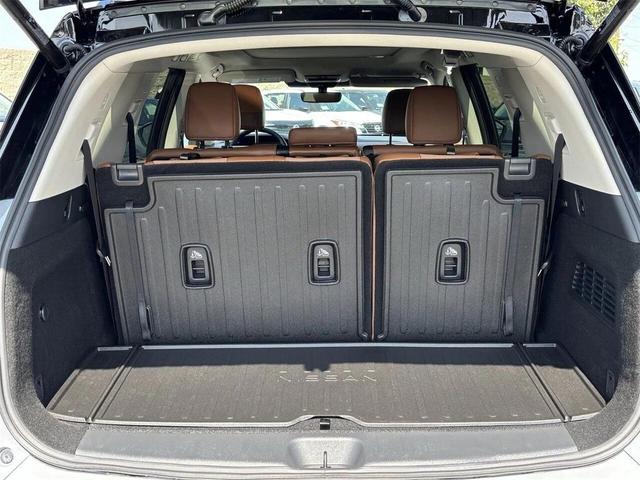 Photo of 2025 XEX 2T Gray Black Nissan Pathfinder