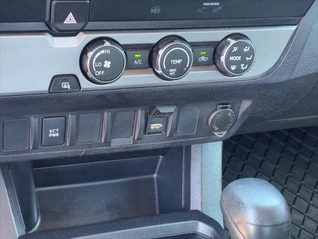 Photo of 2020 Super White Toyota Tacoma