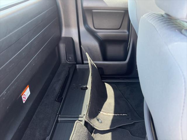 Photo of 2020 Super White Toyota Tacoma