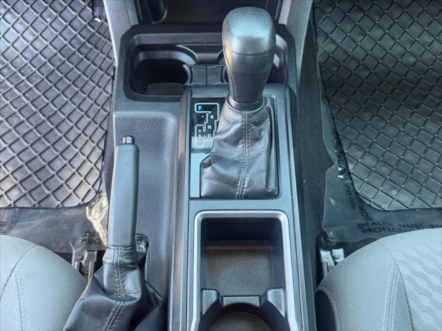Photo of 2020 Super White Toyota Tacoma