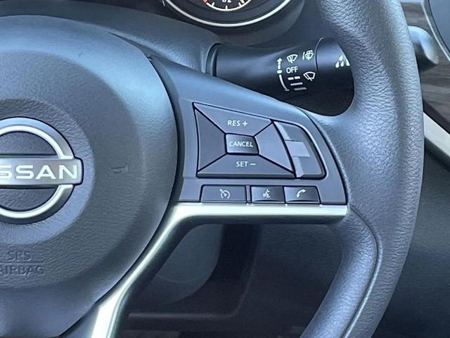 Photo of 2025 Pearl White Tricoat Nissan Altima