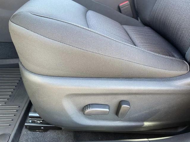 Photo of 2025 Pearl White Tricoat Nissan Altima