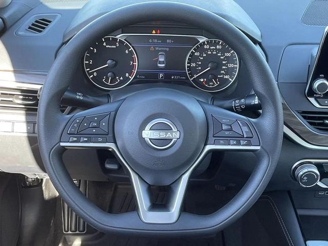 Photo of 2025 Pearl White Tricoat Nissan Altima