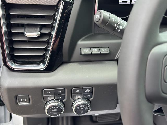Photo of 2025 Summit White GMC Sierra 2500