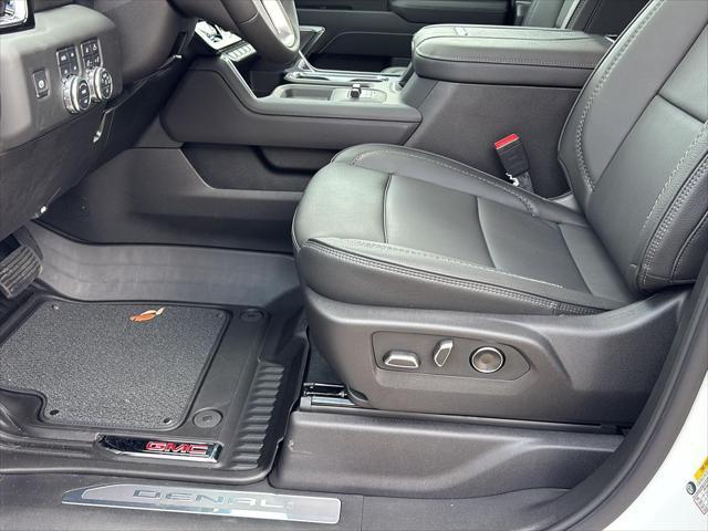 Photo of 2025 Summit White GMC Sierra 2500