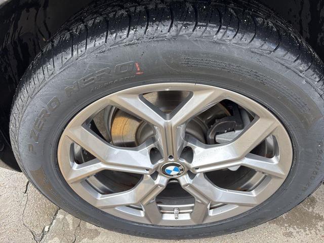 Photo of 2021 Black Sapphire Metallic BMW X3