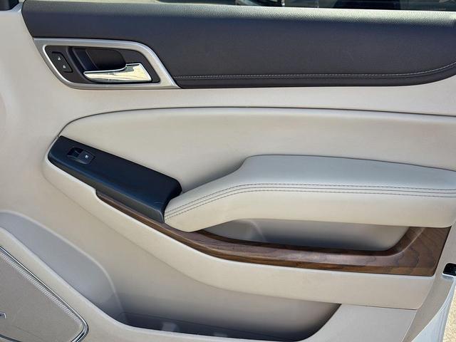 Photo of 2019 White Frost Tricoat GMC Yukon