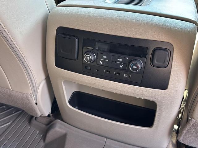 Photo of 2019 White Frost Tricoat GMC Yukon