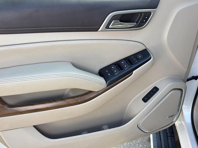 Photo of 2019 White Frost Tricoat GMC Yukon