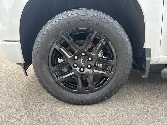 Photo of 2022 Summit White Chevrolet Silverado 1500