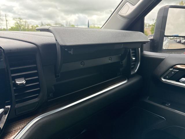 Photo of 2022 Summit White Chevrolet Silverado 1500