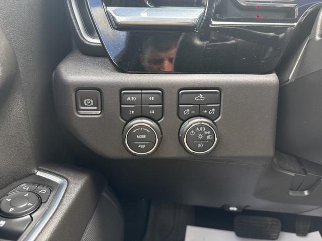 Photo of 2022 Summit White Chevrolet Silverado 1500
