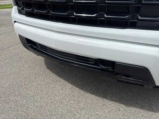 Photo of 2022 Summit White Chevrolet Silverado 1500