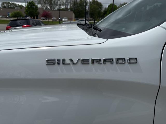 Photo of 2022 Summit White Chevrolet Silverado 1500