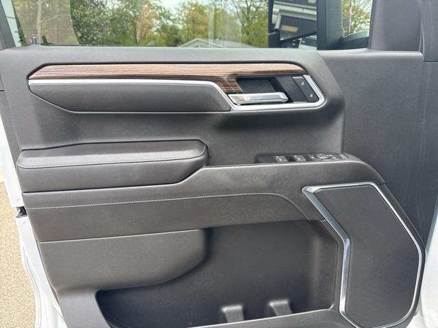 Photo of 2022 Summit White Chevrolet Silverado 1500