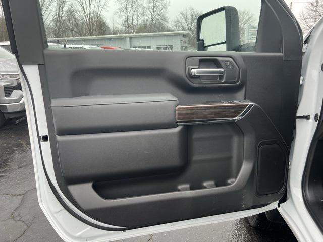 Photo of 2025 Summit White Chevrolet Silverado 2500