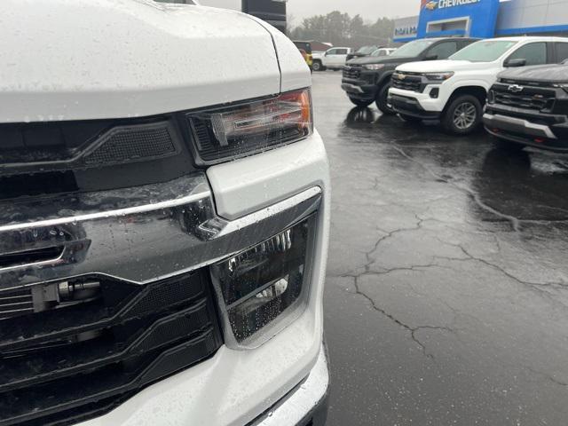 Photo of 2025 Summit White Chevrolet Silverado 2500