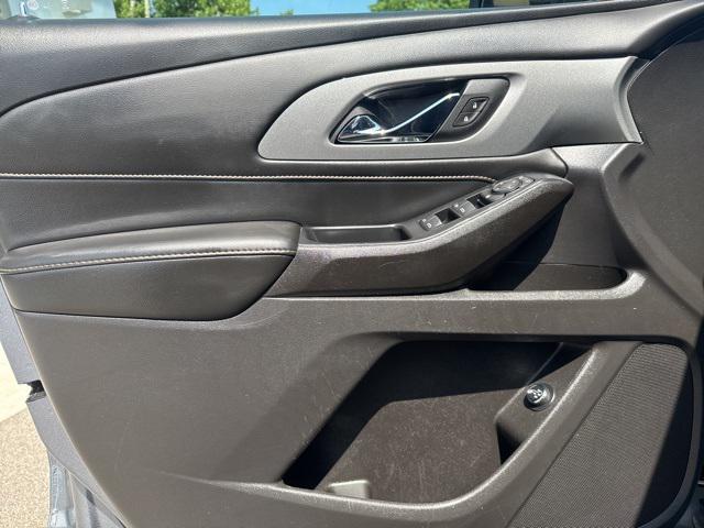 Photo of 2021 Satin Steel Metallic Chevrolet Traverse