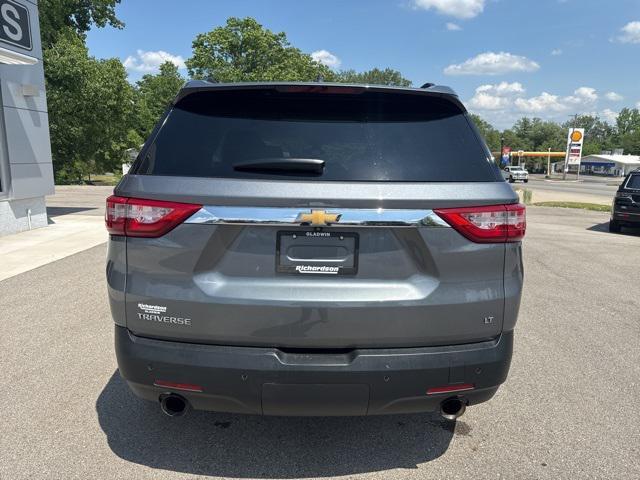 Photo of 2021 Satin Steel Metallic Chevrolet Traverse