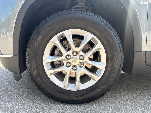 Photo of 2021 Satin Steel Metallic Chevrolet Traverse