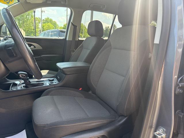 Photo of 2021 Satin Steel Metallic Chevrolet Traverse