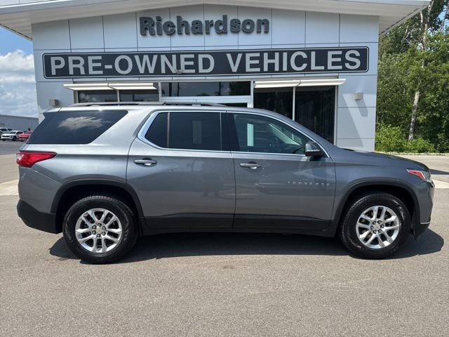 Photo of 2021 Satin Steel Metallic Chevrolet Traverse
