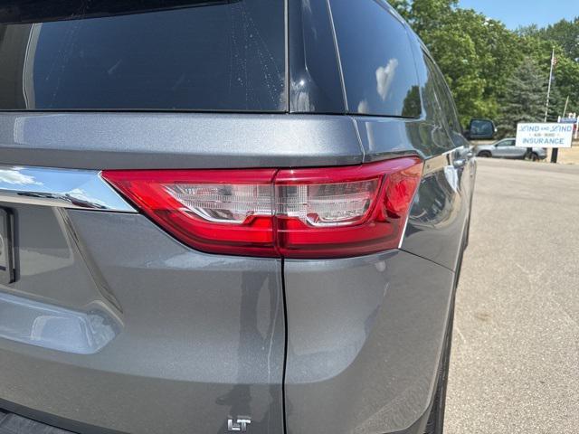 Photo of 2021 Satin Steel Metallic Chevrolet Traverse