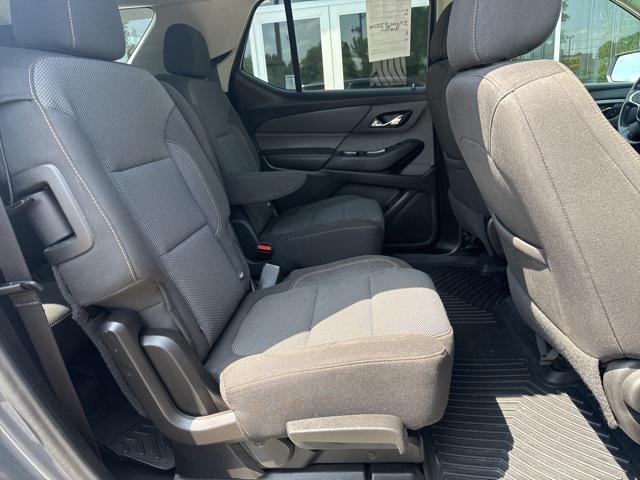 Photo of 2021 Satin Steel Metallic Chevrolet Traverse