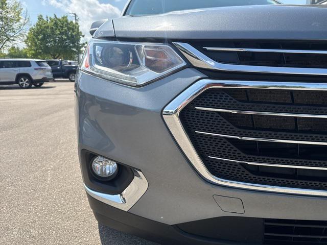 Photo of 2021 Satin Steel Metallic Chevrolet Traverse