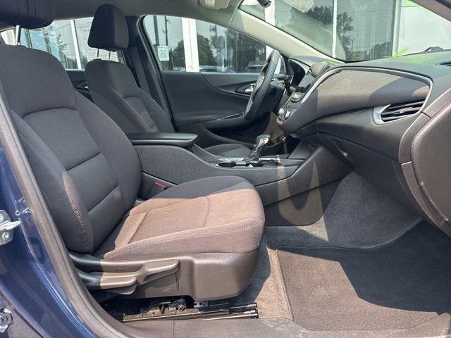 Photo of 2022 Northsky Blue Metallic Chevrolet Malibu
