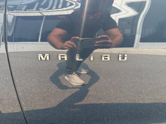 Photo of 2022 Northsky Blue Metallic Chevrolet Malibu