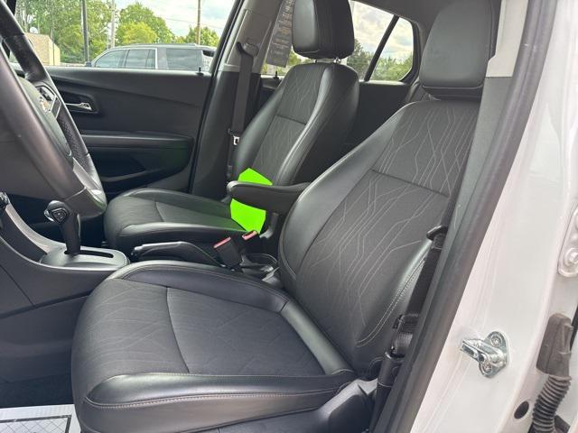 Photo of 2020 Summit White Chevrolet Trax