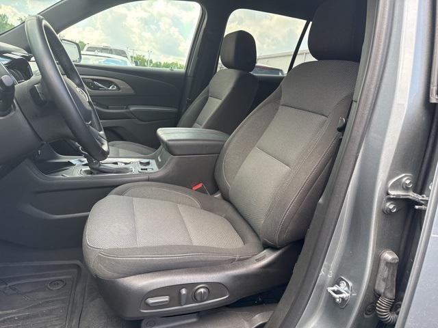 Photo of 2023 Sterling Gray Metallic Chevrolet Traverse