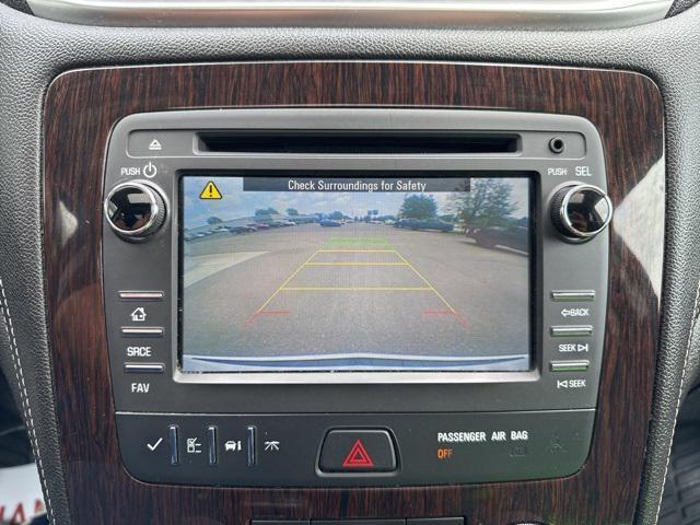 Photo of 2017 Summit White Chevrolet Traverse