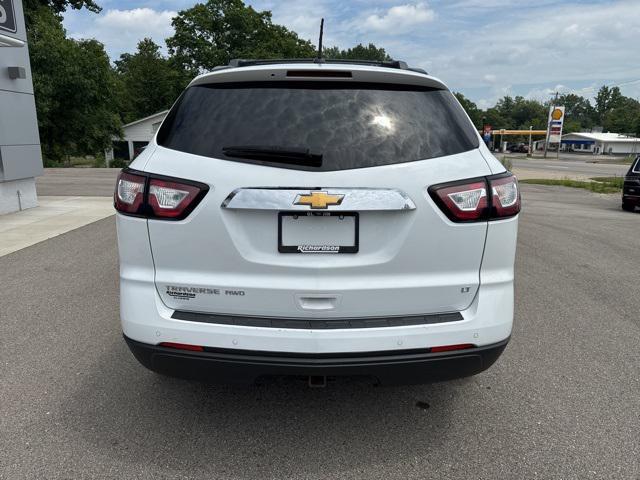 Photo of 2017 Summit White Chevrolet Traverse