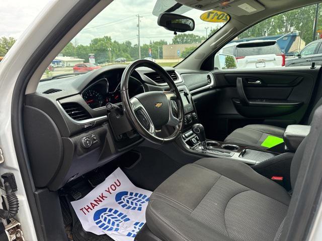 Photo of 2017 Summit White Chevrolet Traverse