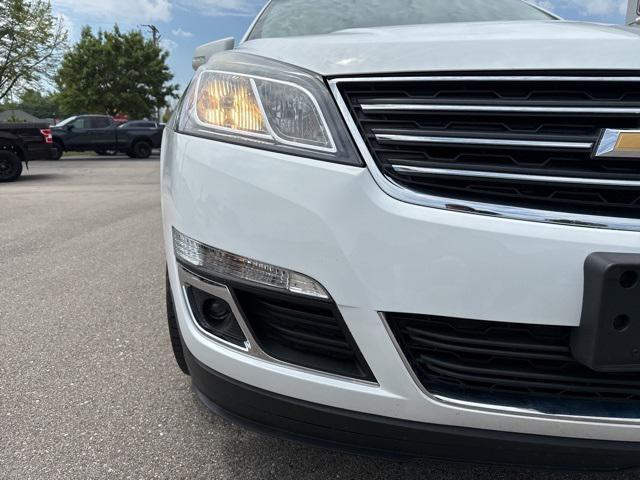 Photo of 2017 Summit White Chevrolet Traverse