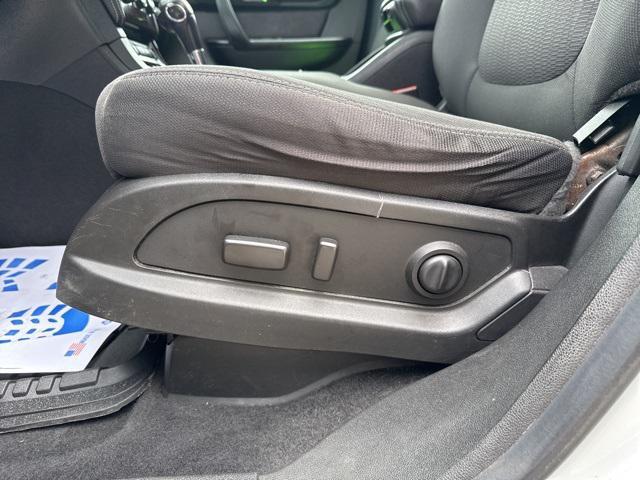 Photo of 2017 Summit White Chevrolet Traverse
