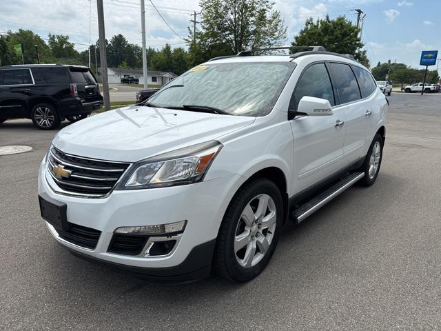 Photo of 2017 Summit White Chevrolet Traverse