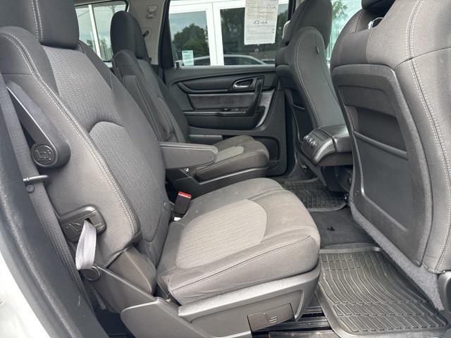 Photo of 2017 Summit White Chevrolet Traverse